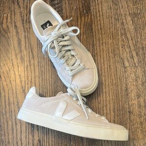 Veja campo Beige Suede Sneakers
